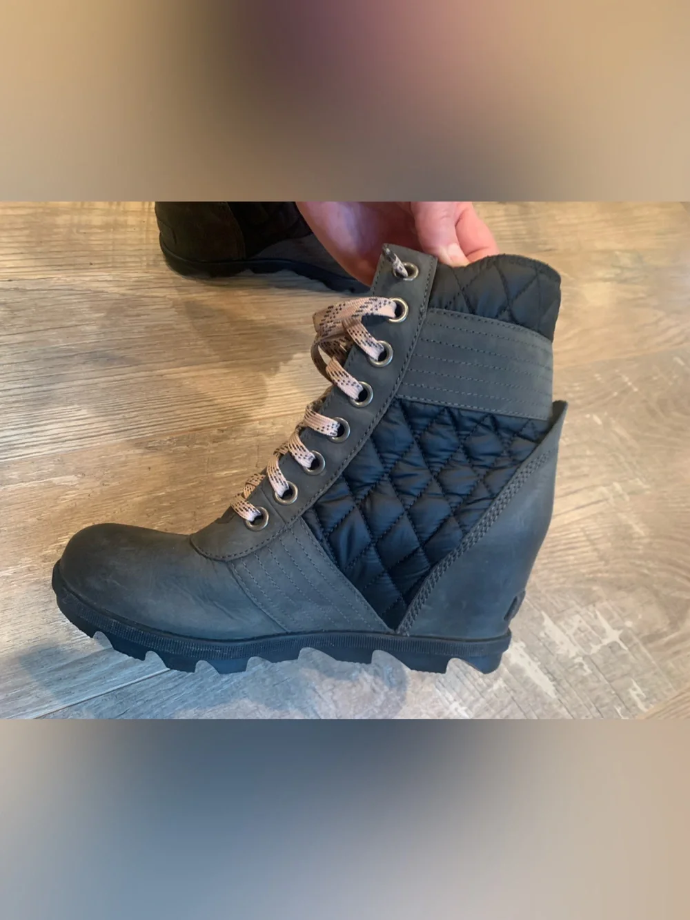 SOREL Lexie Army Green Leather Lace Up Wedge Ankle Boots Women's Size 9.5